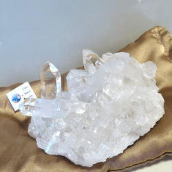 【美しい鉱物標本】浄らかな水晶クラスター／252グラム 2枚目の画像