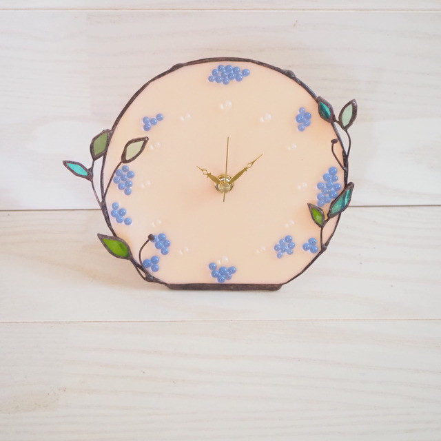 ステンドグラスのラベンダーの丸型置き時計