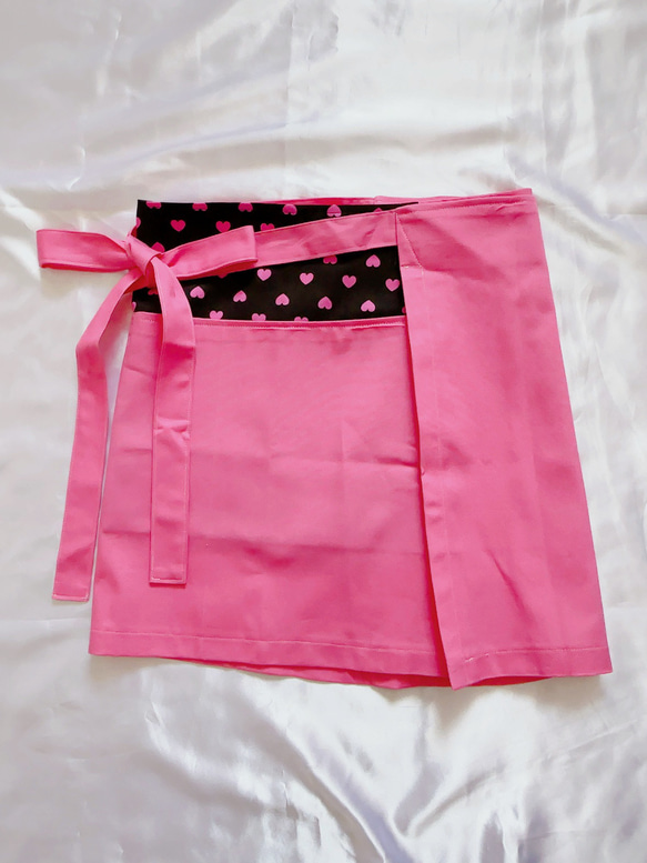 カフェエプロン 大きめポケット ハート ビビットカラー ピンク おしゃれ プチギフト 可愛い 前掛け 誕生日 母の日 4枚目の画像