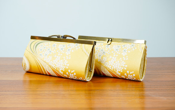 上品な金襴織物でがま口長財布✼流水に桜(黄色)＊優しいイエロー 2枚目の画像