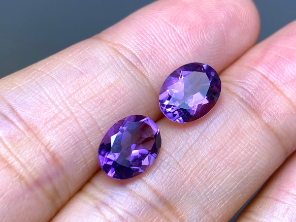 AMR10 宝石質 天然 アメジスト 楕円 アメシスト 紫水晶 ２月誕生石 ルース 裸石 2枚目の画像