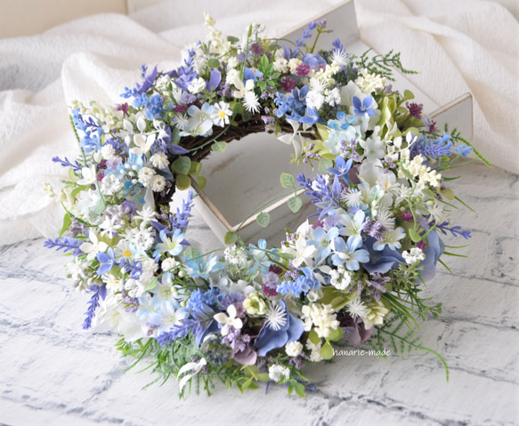 ラベンダーブルー　ラベンダーや水色の小花のリース：青　紫　水色　白　あじさい　グリーン 4枚目の画像