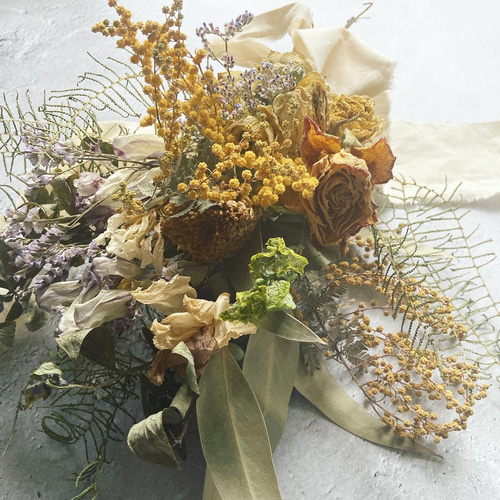 ミモザ・バラをメインに]お花たっぷり！ドライフラワースワッグ