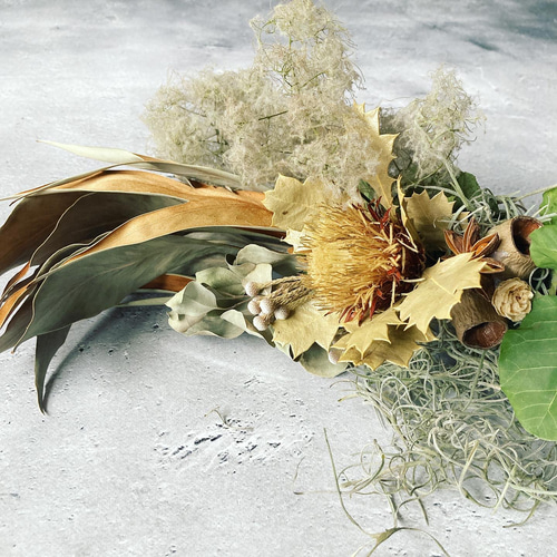 スモークツリー×スパニッシュモス]とワイルドフラワーをメインにした  