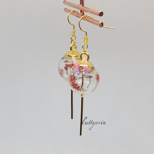 再々販 彼岸花 赤 風鈴ピアス/イヤリング ピアス（フック