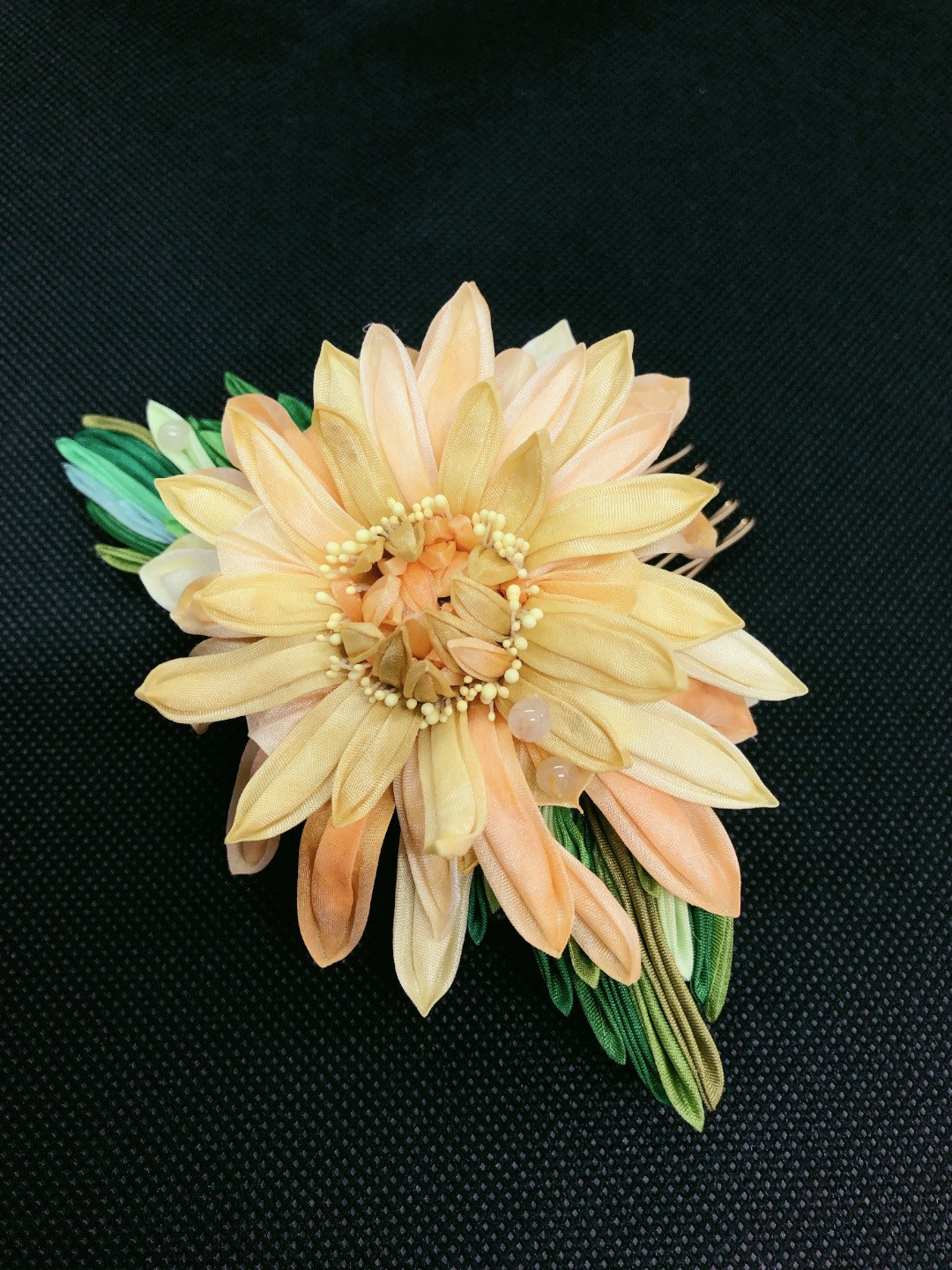 つまみ細工髪飾り「陽だまり」