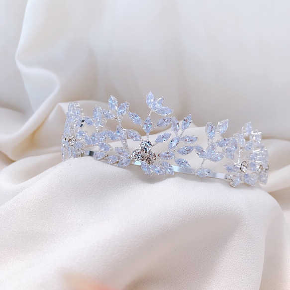 ウエディングアクセサリー ヘアアクセサリー ヘッドドレス ウェディング 結婚式 ブライダル ドレス シルバー ティアラ 2枚目の画像