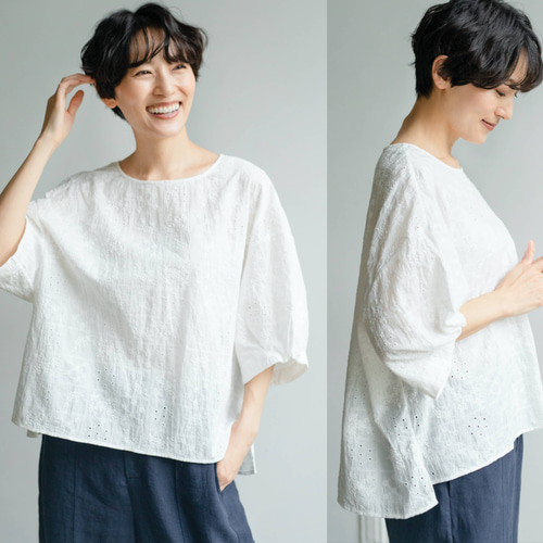 フォーリン アンド コー fall-in&co ふんわり パフスリーブ 花柄刺繍ブラウス コットン 5分袖 230509-3 （ホワイト） フォーリン アンド コー fall-in&co ふんわり パフスリーブ 花柄