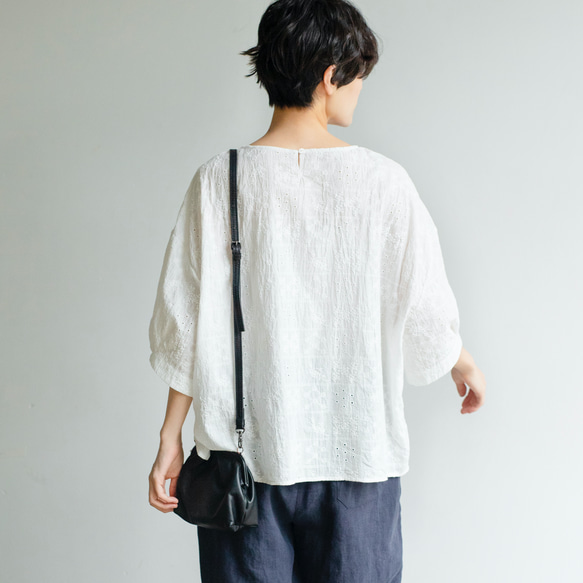 柔軟泡泡袖花卉刺繡襯衫，棉質，5/8 袖，230509-3 第7張的照片