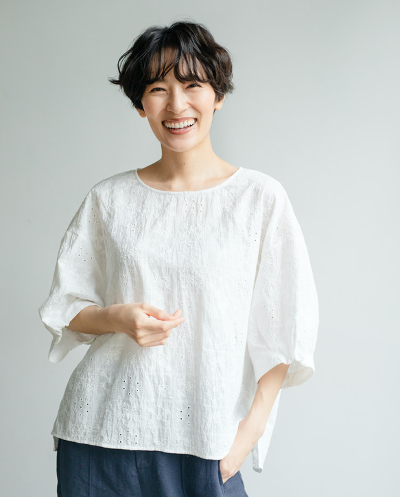 柔軟泡泡袖花卉刺繡襯衫，棉質，5/8 袖，230509-3 第8張的照片