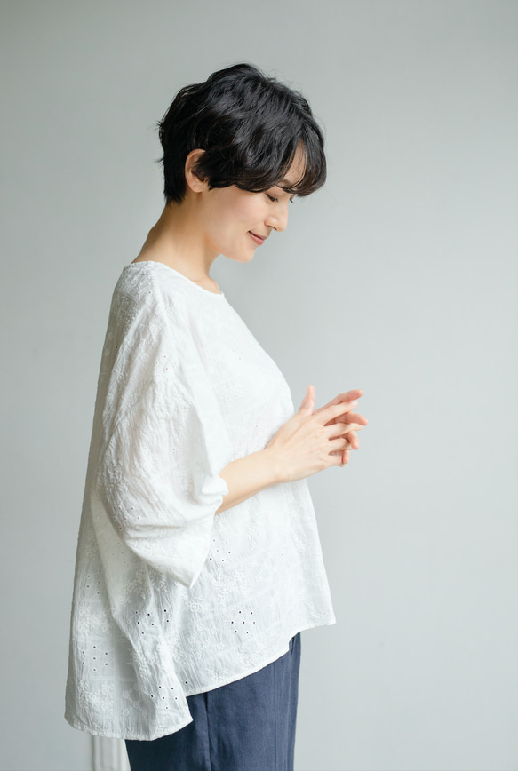 柔軟泡泡袖花卉刺繡襯衫，棉質，5/8 袖，230509-3 第4張的照片