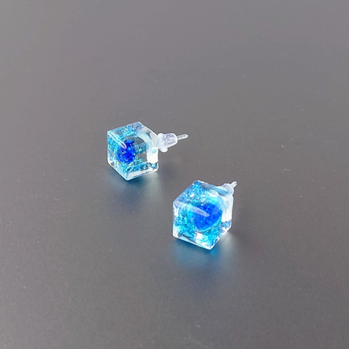 ワケあり数量限定1点 琉球ガラスの涼やかピアス(大) ブルー 夏の空と海