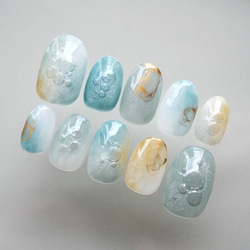 シアーライトブルーの淡色バブルネイル◇ネイルチップ【iro×iro