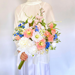 ピーチカラーローズのナチュラル クラッチブーケ（アーティフィシャルフラワー・造花・ウェディング・結婚式・前撮り・フォト 4枚目の画像
