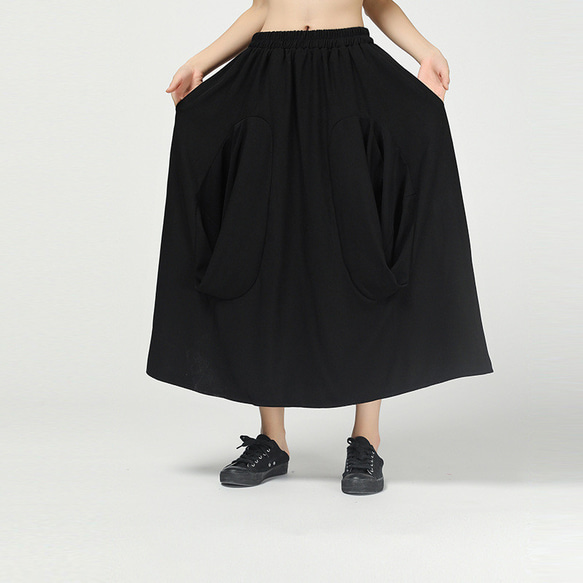 夏の新作♪タックギャザーロングスカート マキシ丈  黒 夏 大きいサイズ シンプル 丸い 1枚目の画像