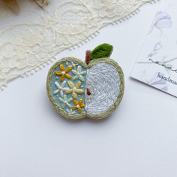 受注制作 】白き花 2個セット ～刺繍ブローチ～ ブローチ haru