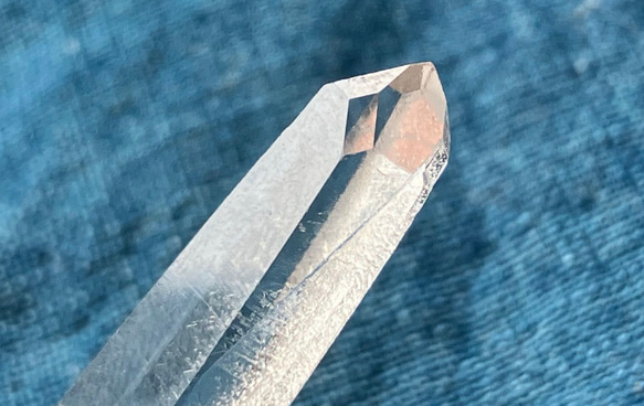 【SALE価格】ゼッカ水晶　スターブラリークォーツ　ミニレーザー　ヒーリング用 water clear 4枚目の画像