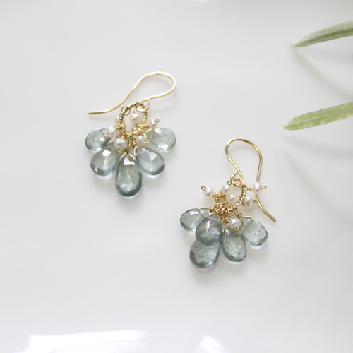 No.185 モスアクアマリンと淡水パールのブーケピアス ピアス（フック 