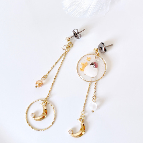 すずめちゃんとお月様のアシンメトリーピアス/イヤリング ピアス