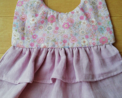 再販【送料無料】ローズ&レースのフリフリワンピース風スタイ(ピンク)