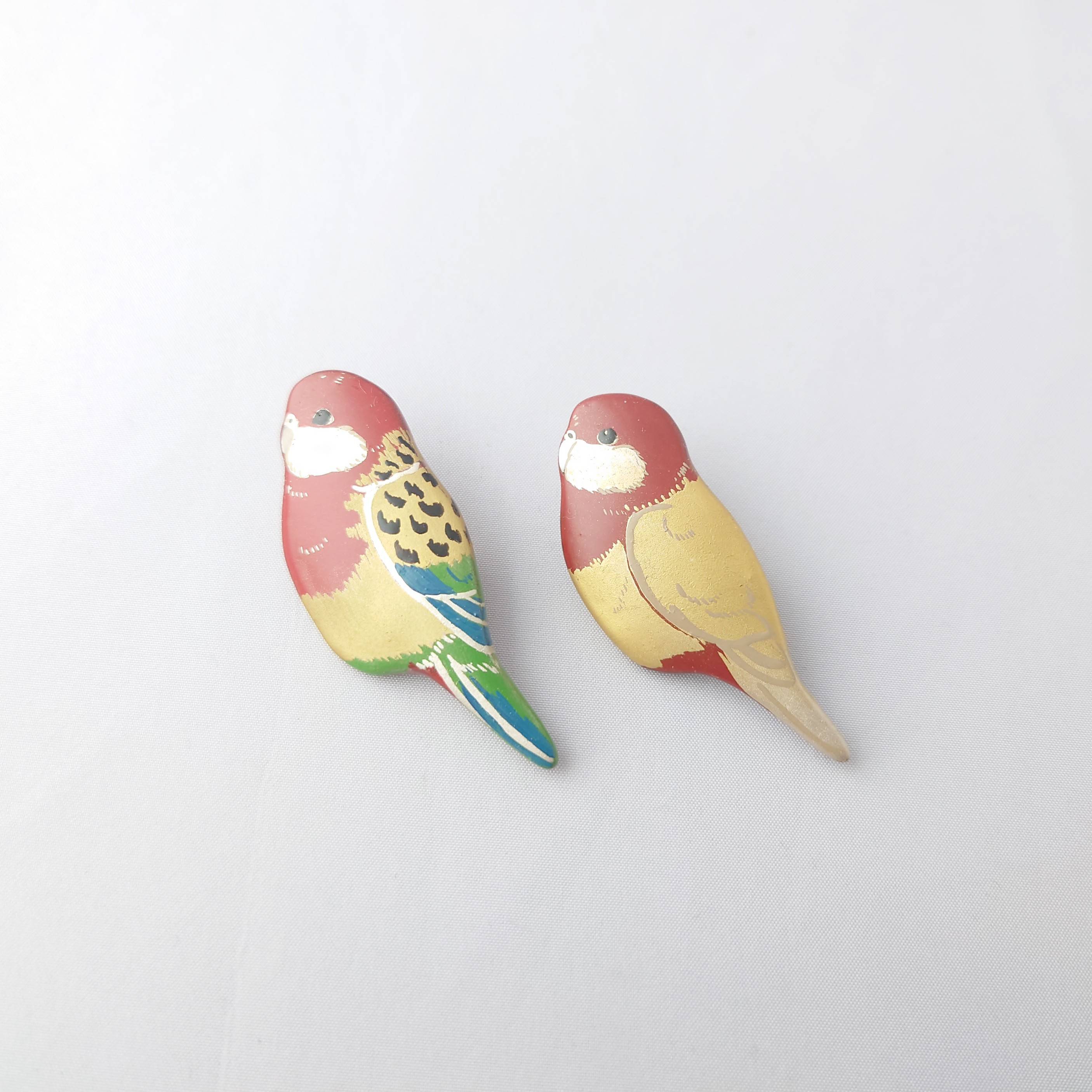 ナナクサインコ 漆ブローチ