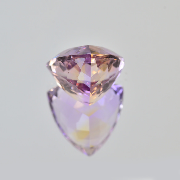 ソ付 アメトリン 4.320ct ルース トリリアント 6枚目の画像