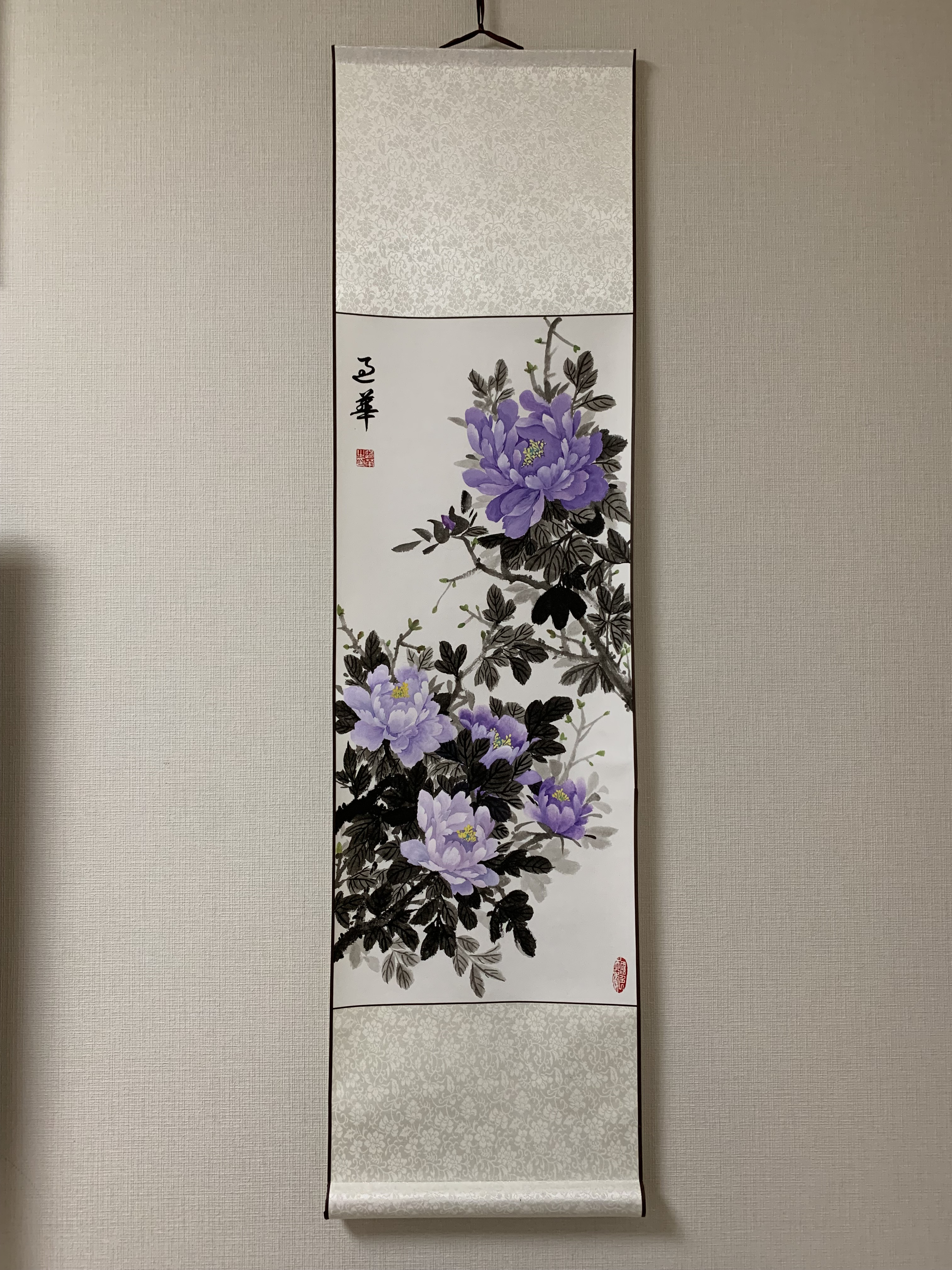 水墨画　掛軸　青いアイリス　花　70cm×16cm　和風の装飾