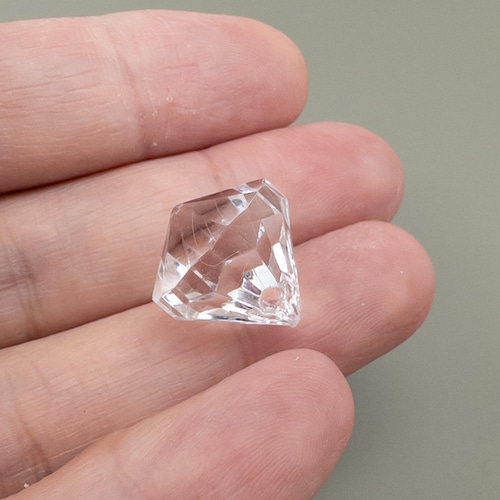 10個＊ アクリルビーズ 多面カット 横穴 ダイヤモンド