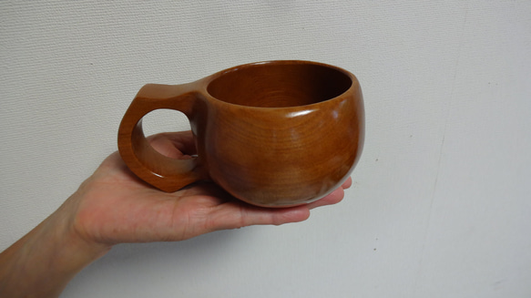 桂の木の一木彫りコーヒーカップ. 3枚目の画像