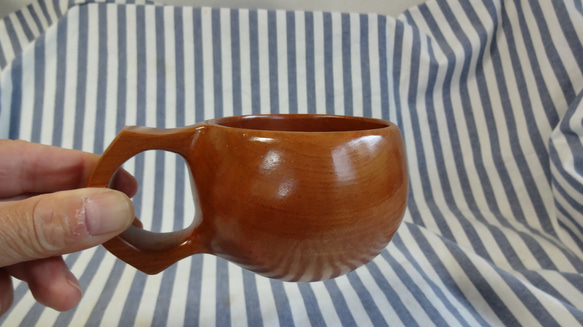 桂の木の一木彫りコーヒーカップ. 4枚目の画像