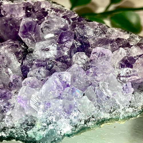 愛の守護石】レインボー アメジスト クラスター ジオード 原石 紫水晶