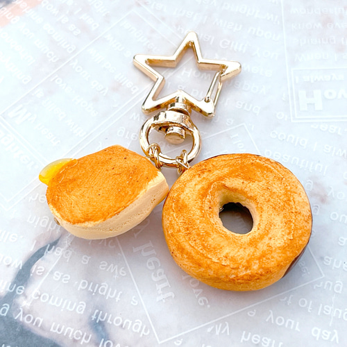 【セール】 チョコドーナツと猫のハニーバターパンケーキのバッグチャーム チャーム