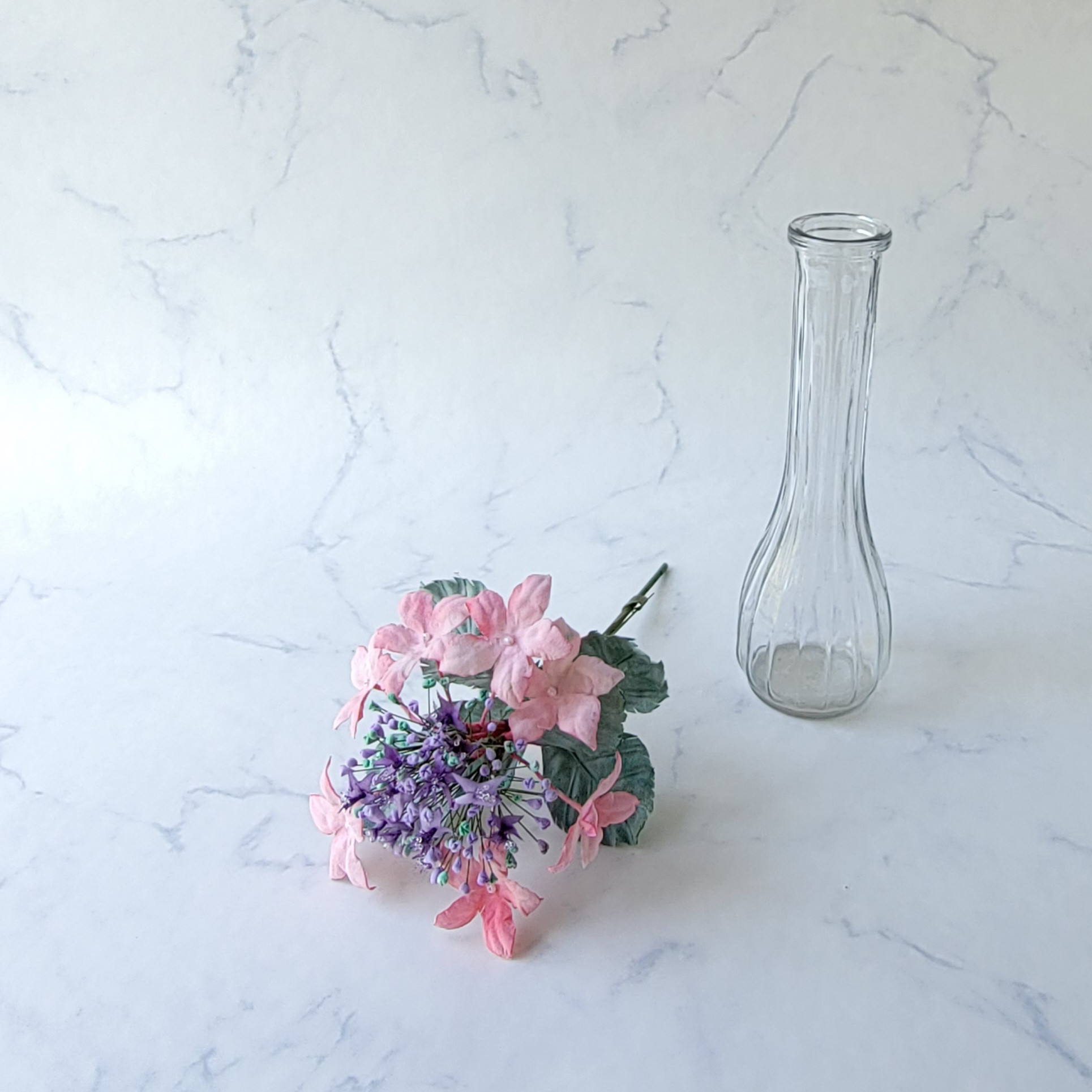 産地直送の布の花屋さん　1輪挿しのガクアジサイ