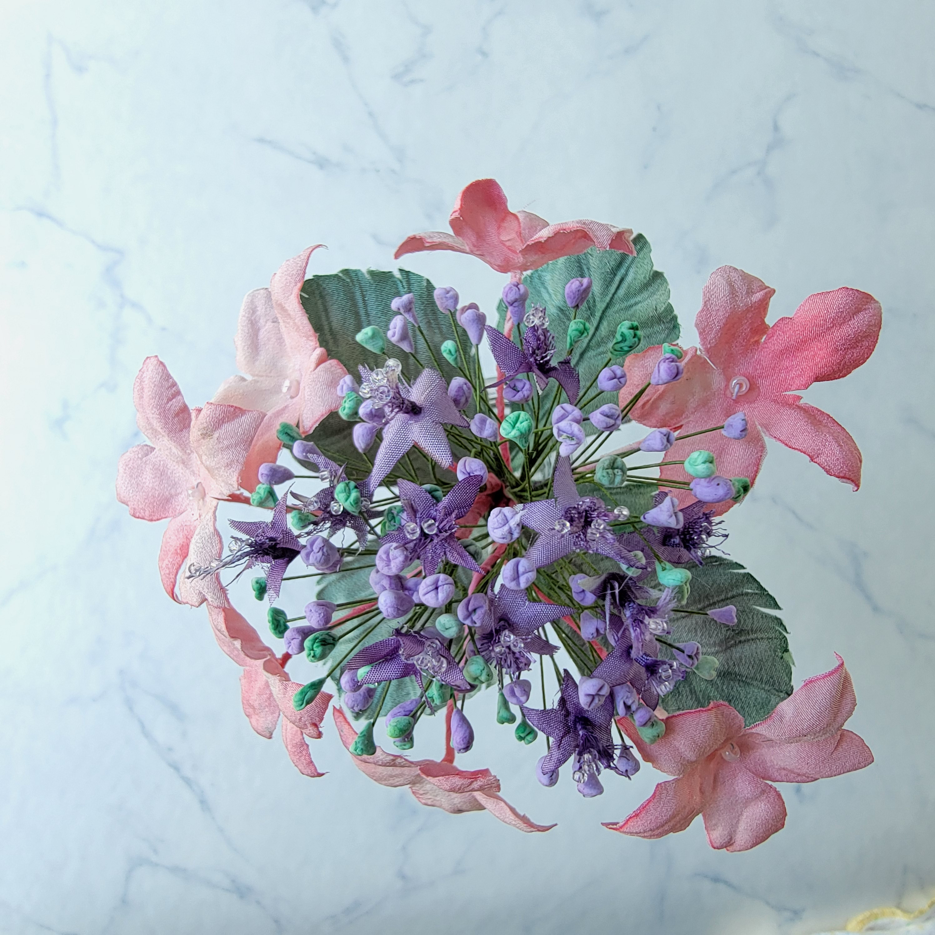 産地直送の布の花屋さん　1輪挿しのガクアジサイ