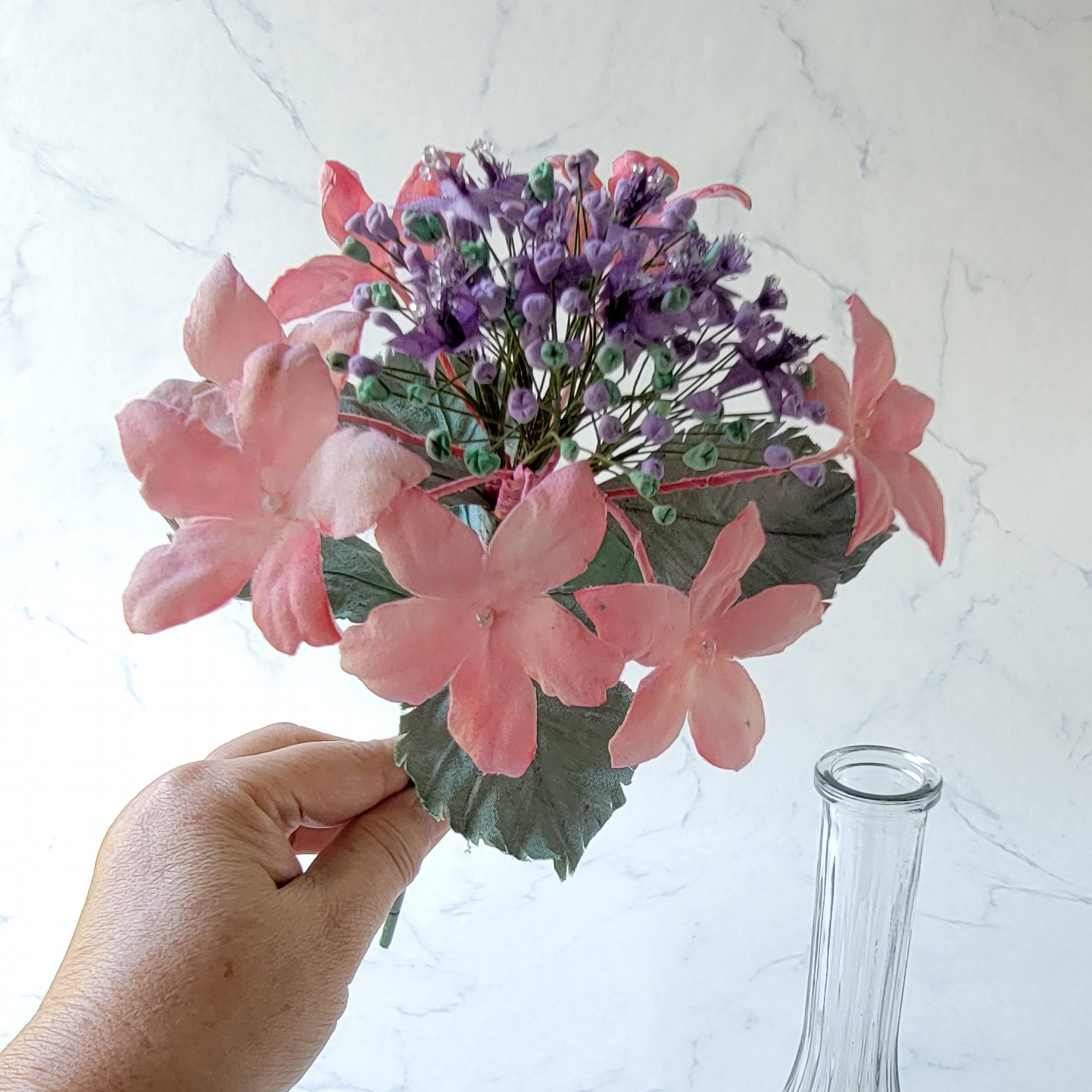 産地直送の布の花屋さん　1輪挿しのガクアジサイ