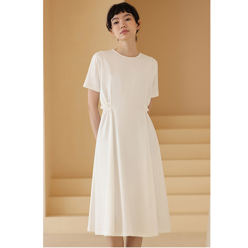 テンセルワンピース ウエストにゴムギャザー 半袖ワンピース 丸襟