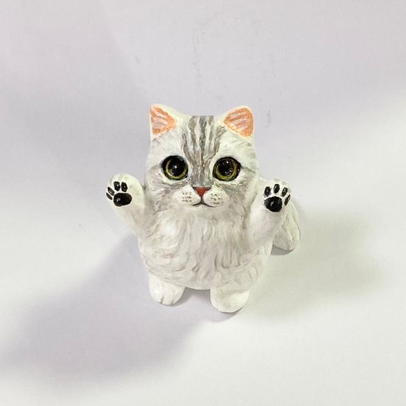 チンチラシルバー猫の置物(ペルシャ猫) 1枚目の画像
