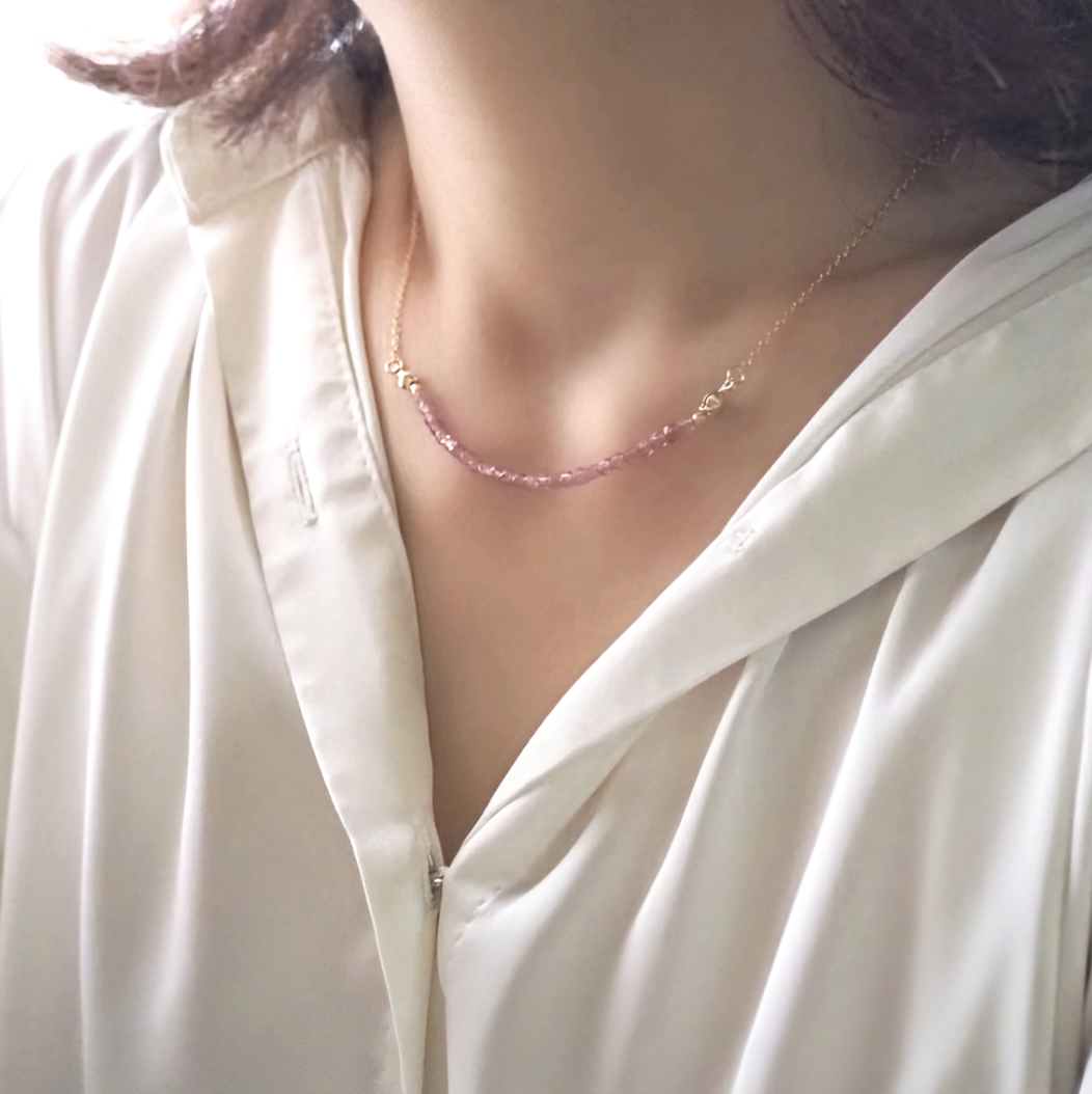 《ピンクトルマリンビーズのラインネックレス》
