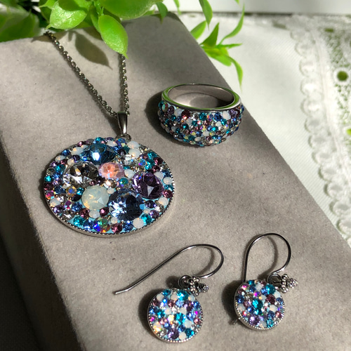 紫陽花カラー 爽やかなブルー系 スワロフスキー グルーデコ リング