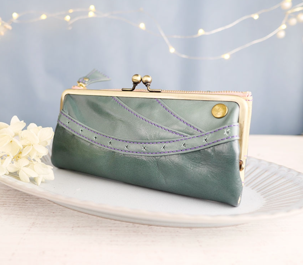 ｷｭｲｰﾙﾃﾞｿﾝ スリムなのに大容量な長財布 大人かわいいが詰め込まれたがま口財布 《ブルー》CU150BL