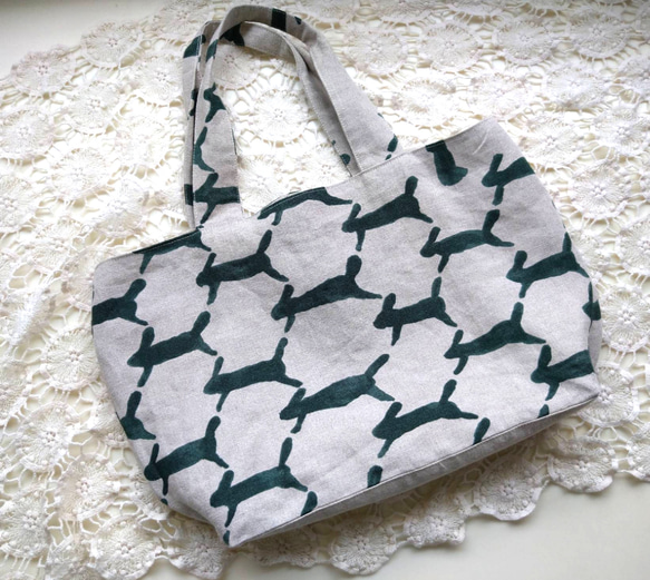 mina perhonenのファブリックを使って〜パニーニバッグ風くったり