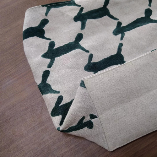 mina perhonenのファブリックを使って〜パニーニバッグ風くったり