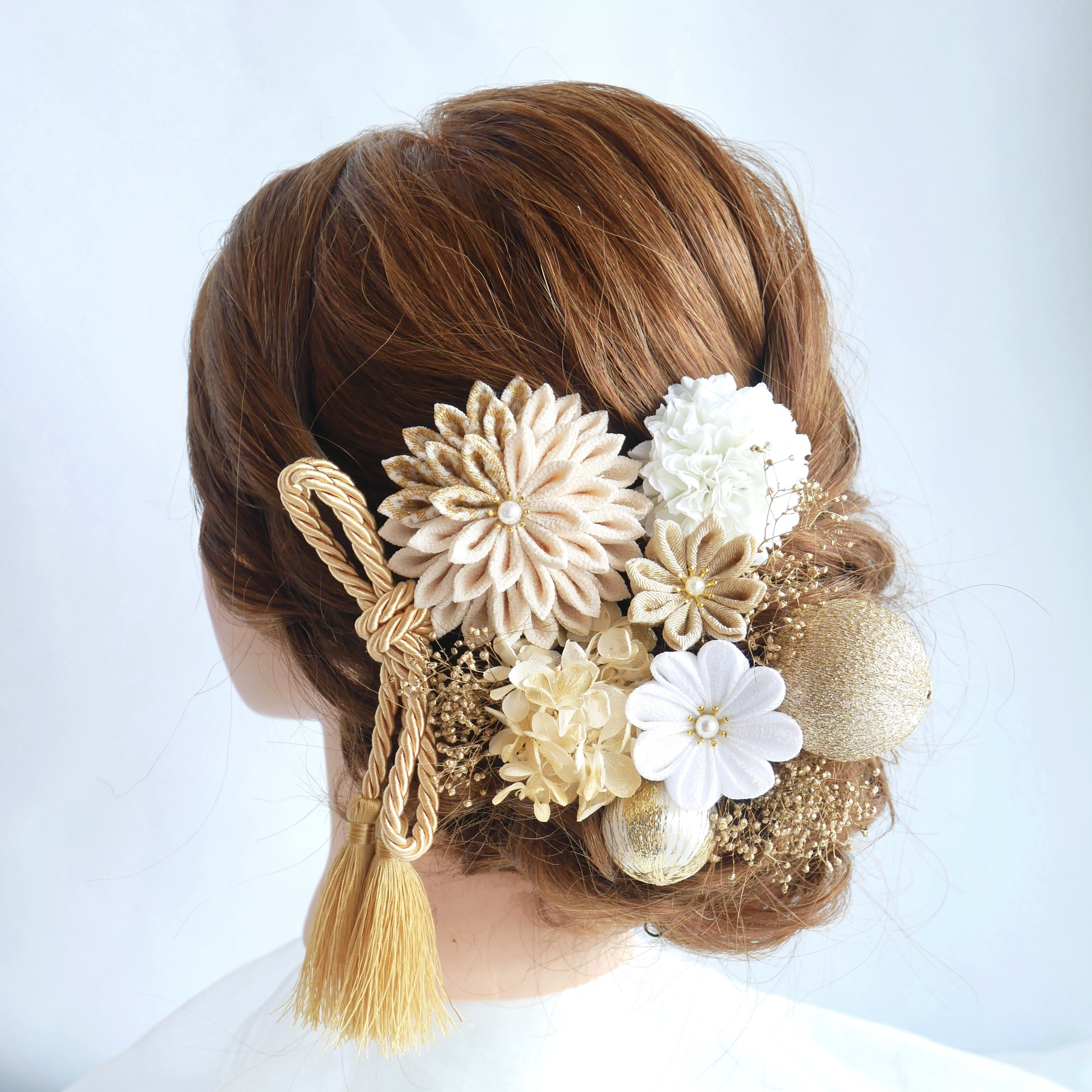 A462 つまみ細工　ドライフラワー　髪飾り　白　ゴールド　成人式　前撮り　卒業式　結婚式