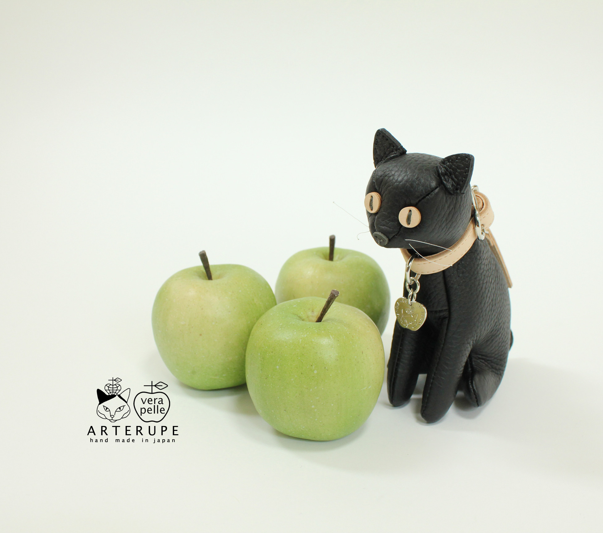 Kitten Pouch 黒猫 本革 ミニポーチ スマートキーケース