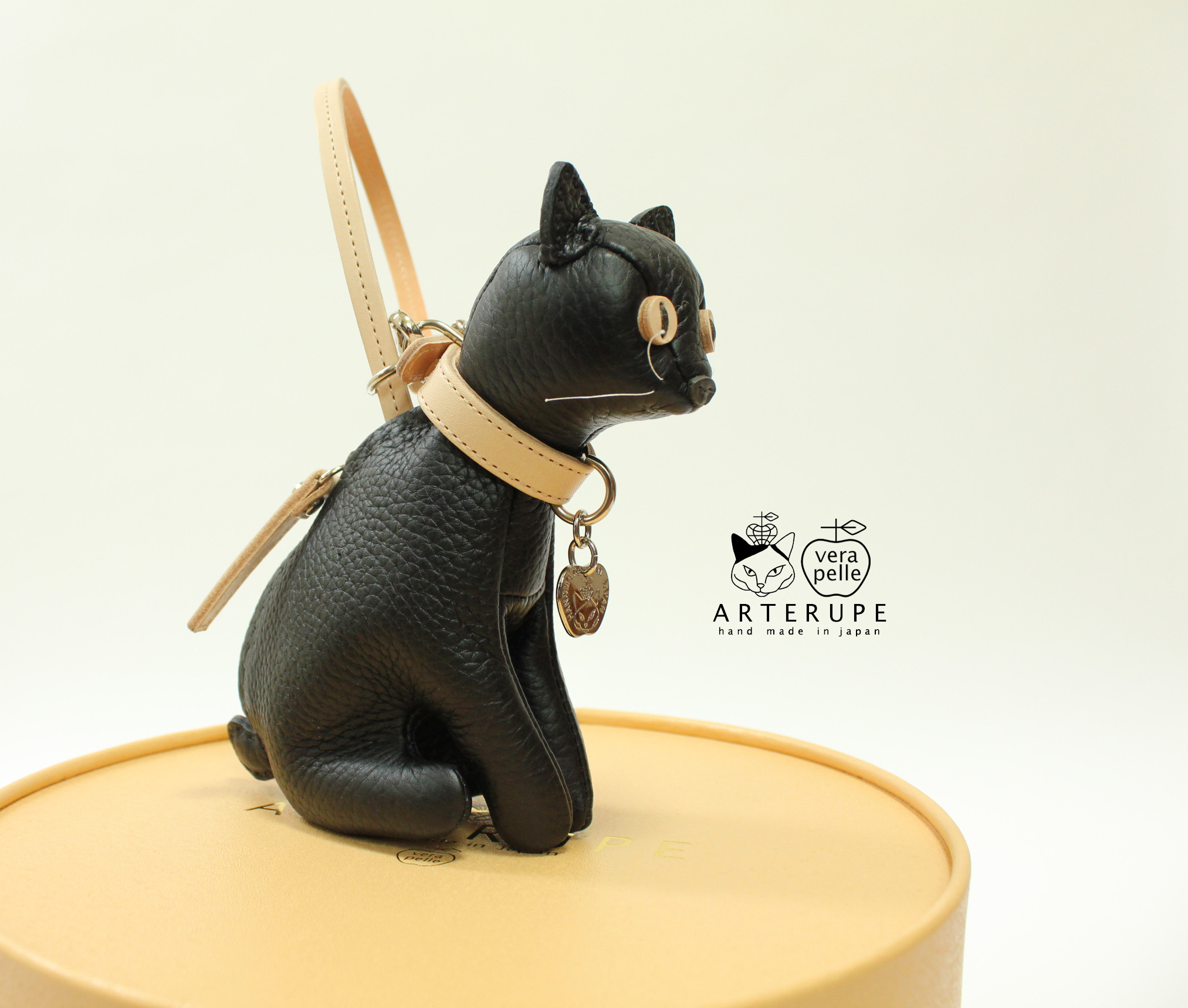 Kitten Pouch 黒猫 本革 ミニポーチ スマートキーケース