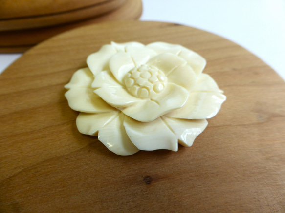 本象牙 アイボリーカービング、ナンタケットバスケット用オーナメント「ポピー」 ナンタケットバスケット用オーナメント ポピー 本象牙 アイボリーカービング