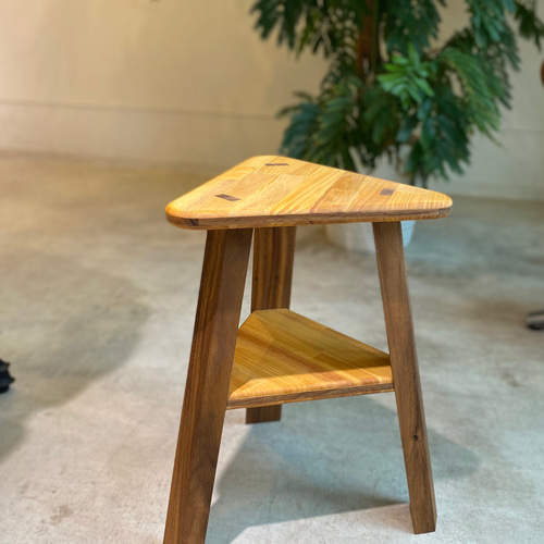 ハンドメイド 木製スツール 三角形 ハンドメイド 木製スツール 三角形