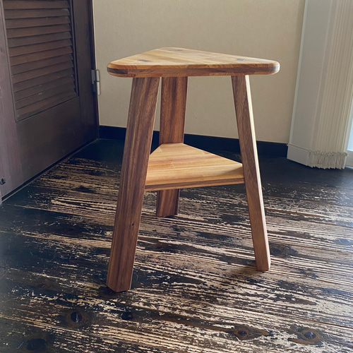 ハンドメイド 木製スツール 三角形 飛騨家具 kijiya 家具工房雉子舎 三角スツール 国産家具 無垢