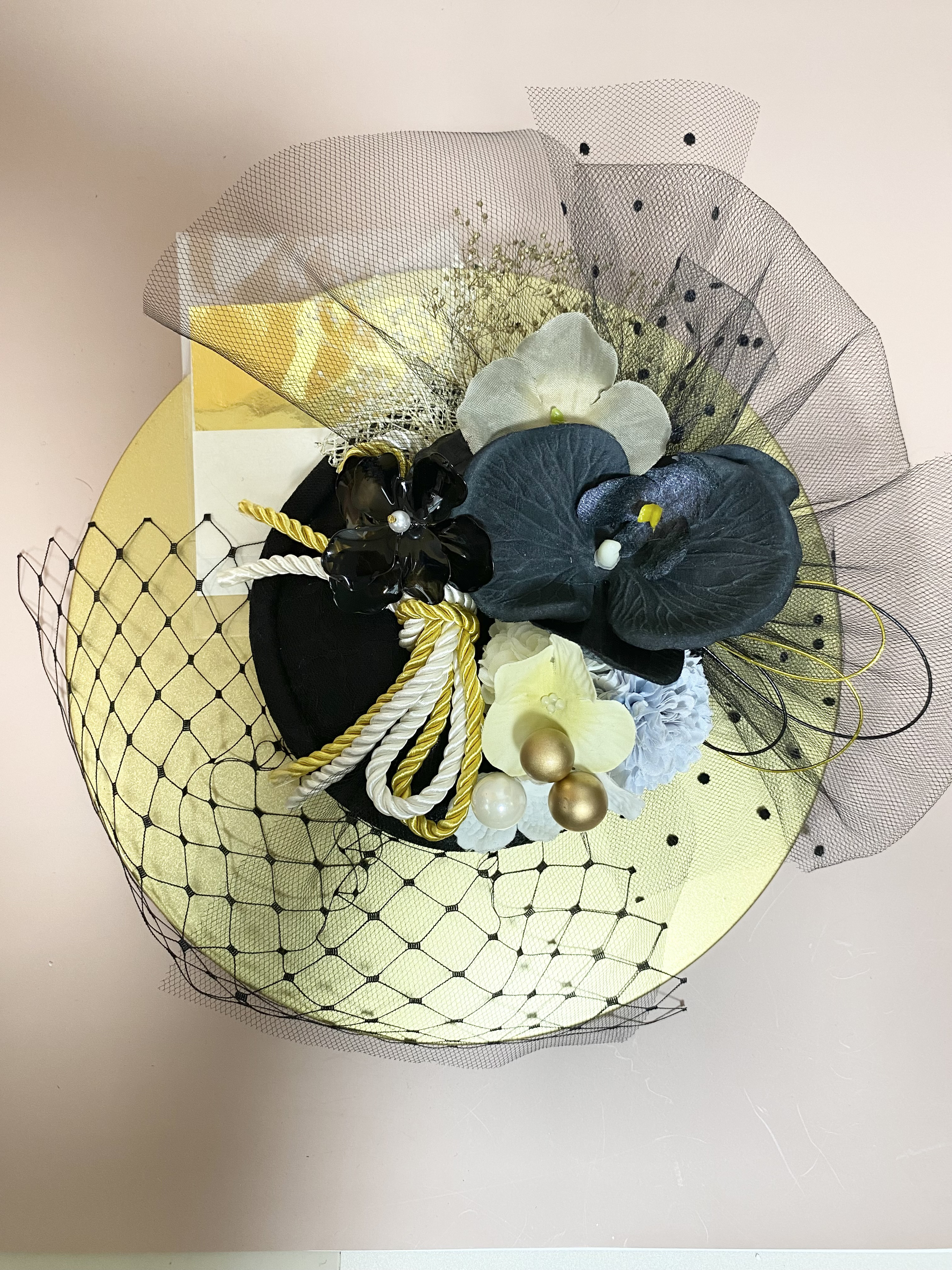 [新作] トークハット　トーク帽　カクテルハット　ヘッドドレス　黒レース　アメリカンフラワー