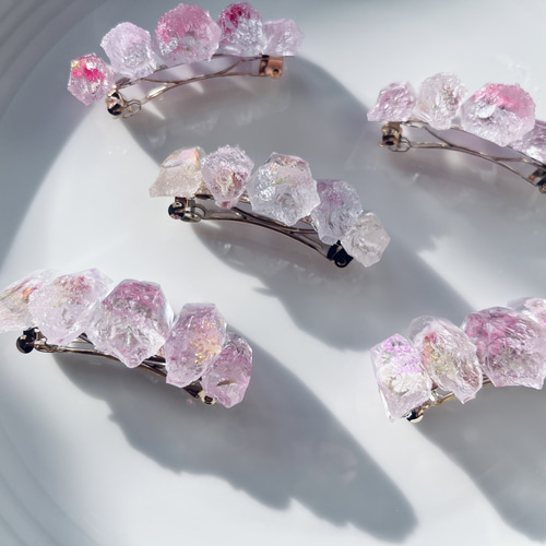 ♡ピンクが大好きな方に♡小さめサイズ♡ドライフラワー鉱石レジンの 
